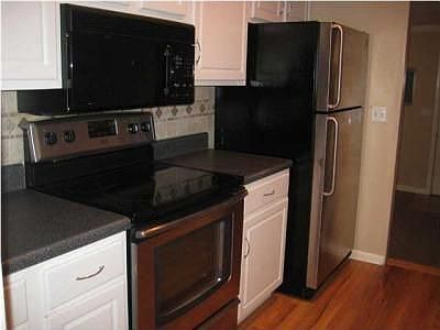 4th image of 805 Eileen Ln