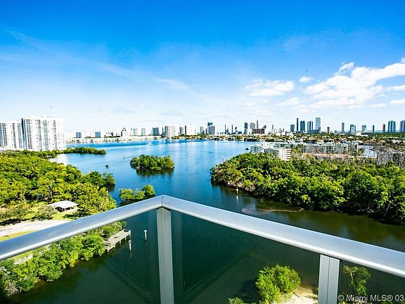 2nd image of 16385 Biscayne Blvd Unit 1507