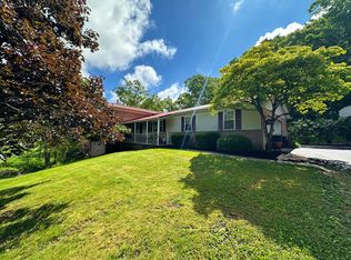 221 Highland Cir, Lewisburg, WV 24901