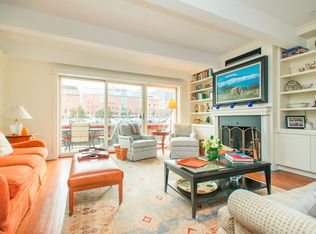 10 Union St #TOWNHOUSE 10, Boston, MA 02109