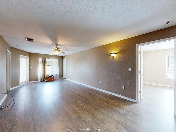 2nd image of 204 523rd Pkwy