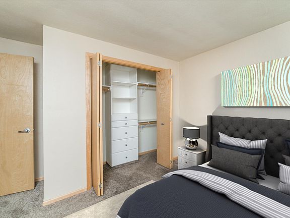4th image of 550 W Cedar Ave