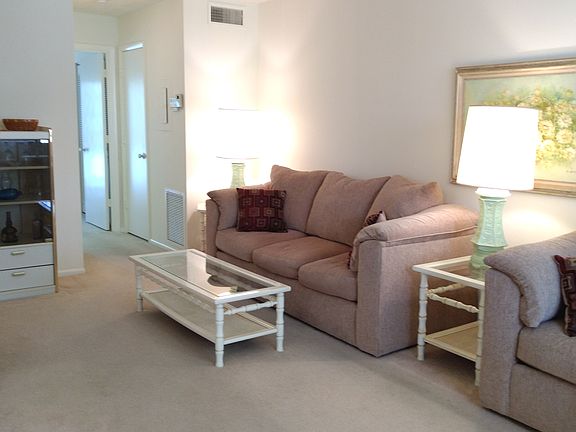 3rd image of 35 Vista Gardens Trl