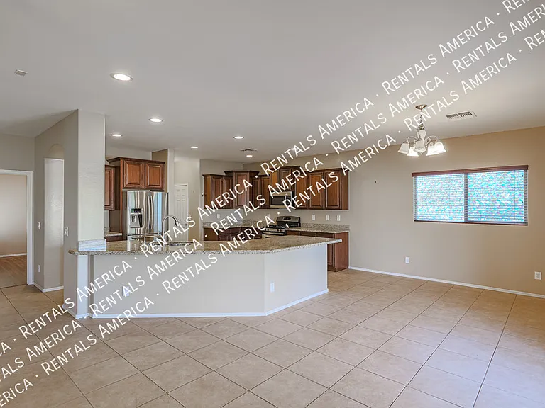 2954 E Coconino Dr — Photo 7
