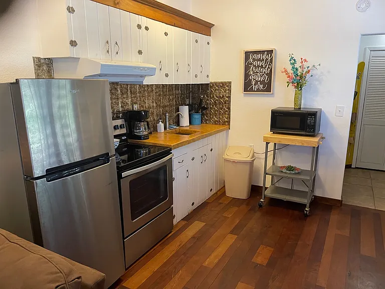 200 Noble St #1 — Photo 8
