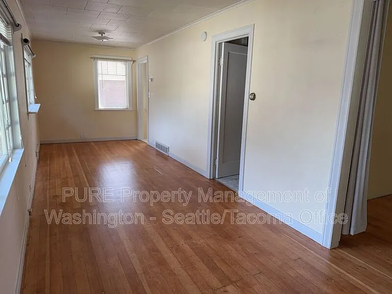 2106 42nd Ave SW — Photo 8