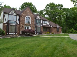 10 Gregory Ct, Jamesburg, NJ 08831