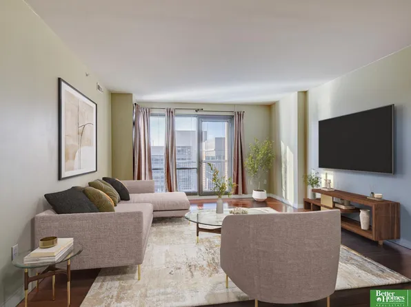 3200 Farnam Ct #3610, Omaha, NE 68131