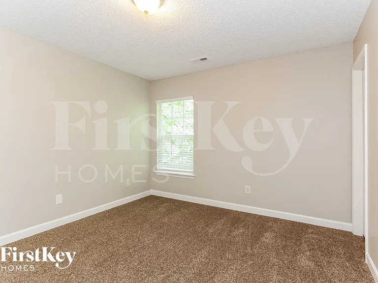 2217 Thorncrest Dr — Photo 11