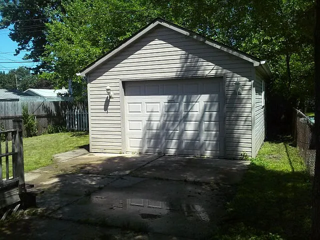 1737 E Madge Ave photo 1