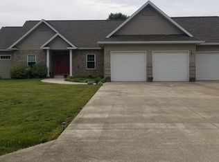 8682 N White Tail Holw, Robinson, IL 62454