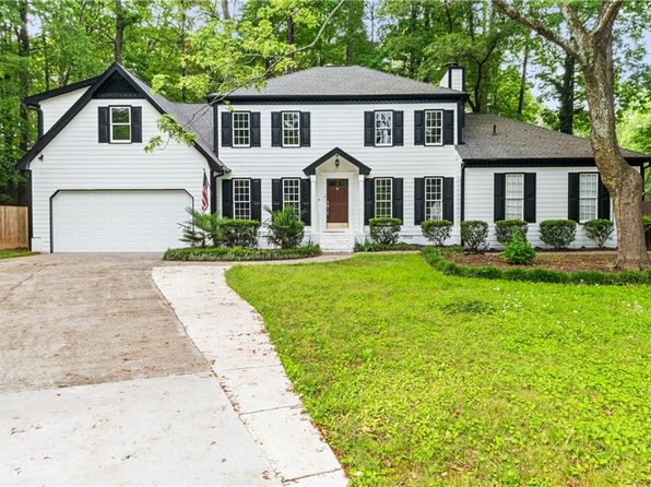 3900 Millwood Ln NW, Lilburn, GA 30047