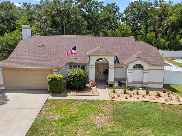 2739 Horseshoe Dr, Plant City, FL 33566