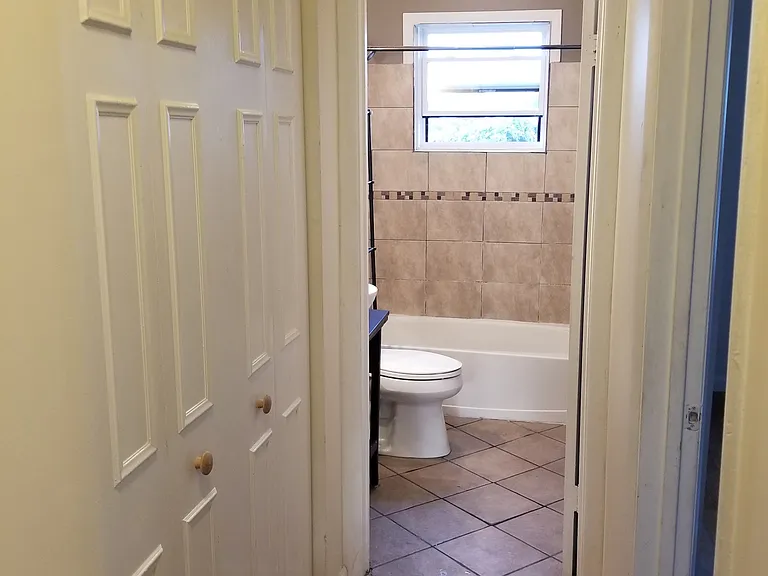 725 12th St NE — Photo 37