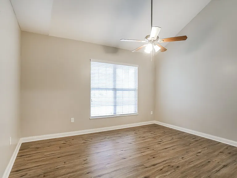 6048 Shreven Dr — Photo 11
