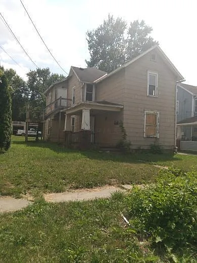 369 W Columbia St photo 1