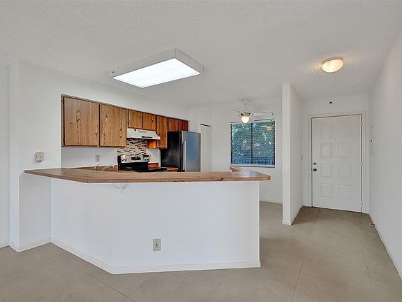 4th image of 2221 Cypress Island Drive #501