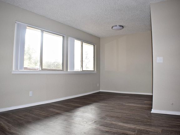 3rd image of 19 Cantril St APT 304