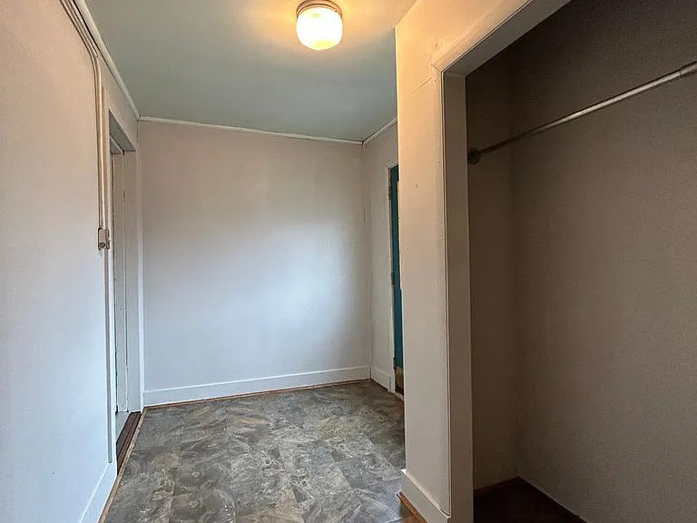 1243 W 32nd St #2R — Photo 9