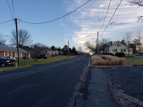 4th image of 356 S Summit Ave