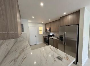 1900 W 54th St APT 219, Hialeah, FL 33012