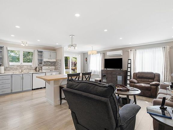 5th image of 106 Windsor Heights