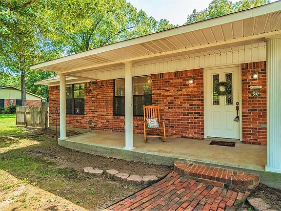3rd image of 504 Laura Dr