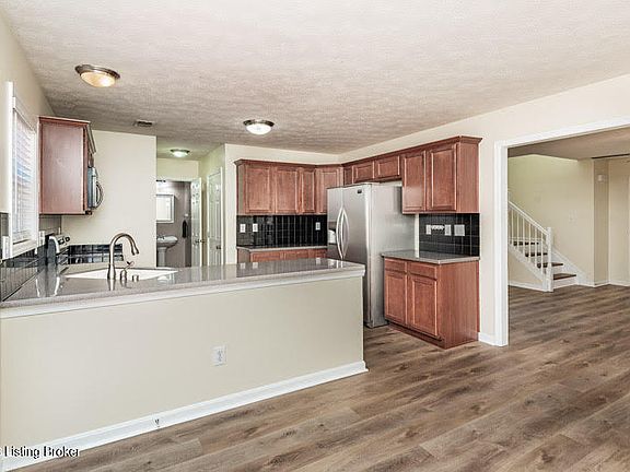 5th image of 2101 Carabiner Way