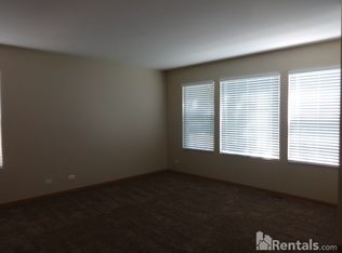 21549 Cormorant St, Crest Hill, IL 60403