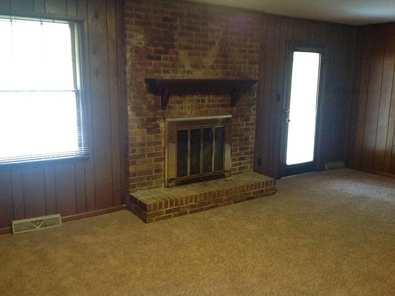 5th image of 1905 Huckleberry Dr