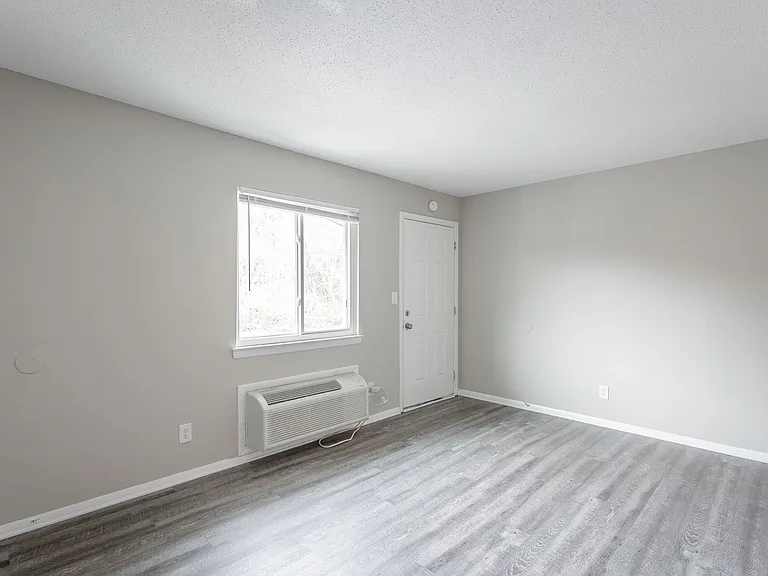 113 Goodson Ave — Photo 3