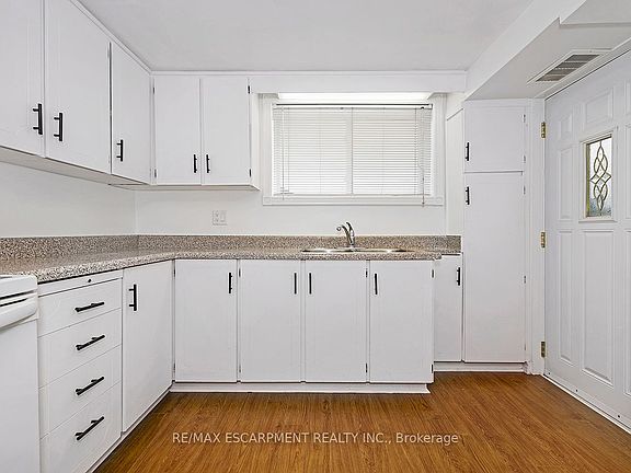 4th image of 51 Mangrove Rd