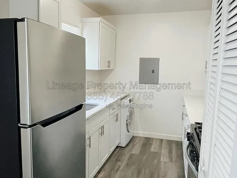 1054 W 1520 N #B — Photo 3