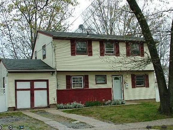 4th image of 127 Jefferson Ave