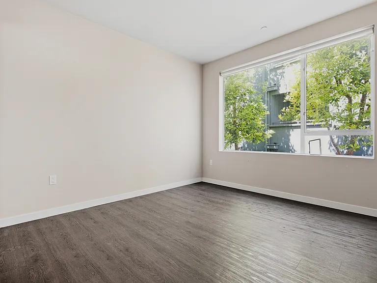 16300 Ventura Blvd #207 — Photo 10