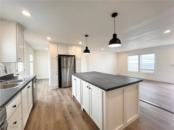 5994 Rocky Mountain Ave, Las Vegas, NV 89156