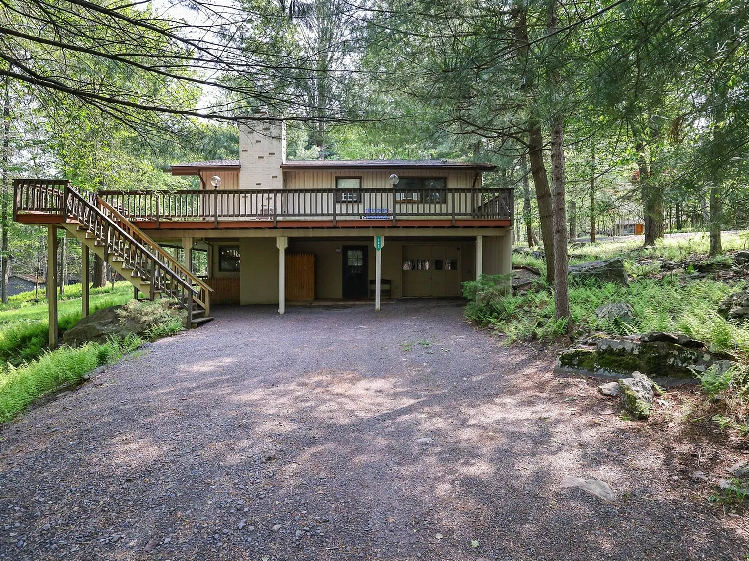 4 bed, 1872 sqft, $2,350 — Photo 4