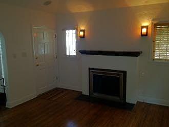 4th image of 1218 Victoria Ave