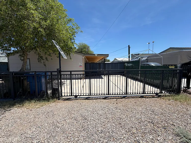 1910 Rio Grande Rd — Photo 2