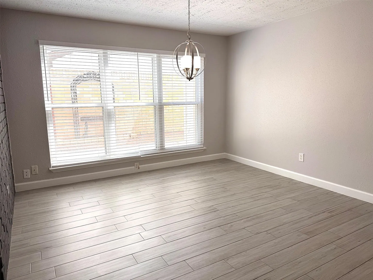 3 bed, 2.0 bath, 1527 sqft, $2,200 — Photo 4