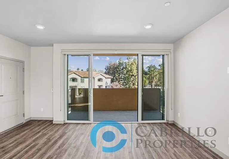 3093 Broadway #502 — Photo 6