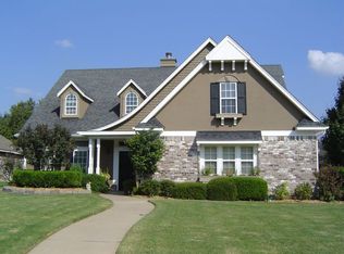 3332 N Picadilly Ln, Fayetteville, AR 72703