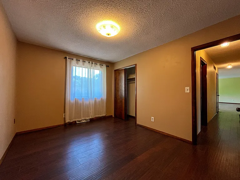 650 Thomas St — Photo 10