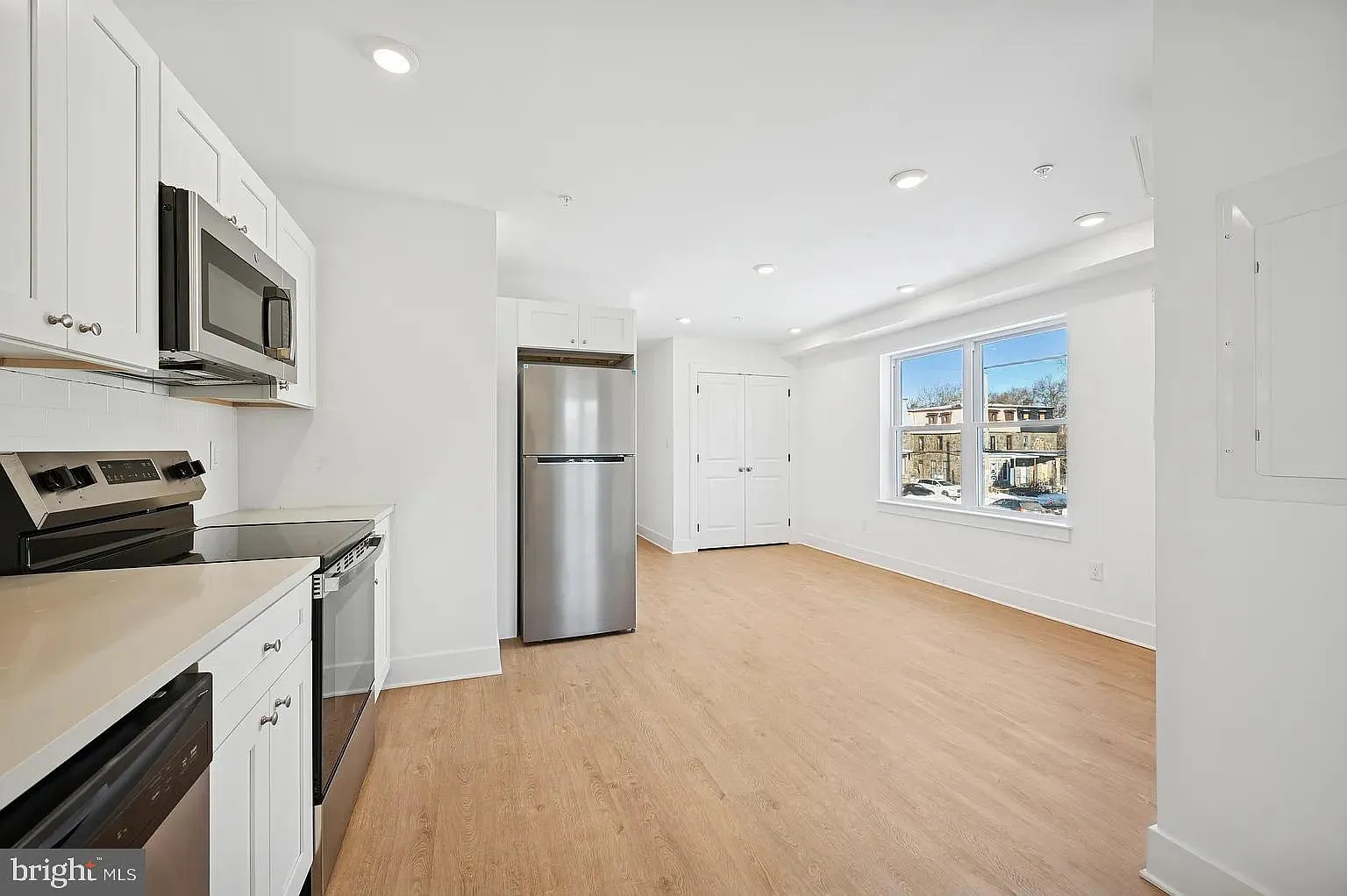 2 bed, 2.0 bath, 1500 sqft, $1,800 — Photo 1
