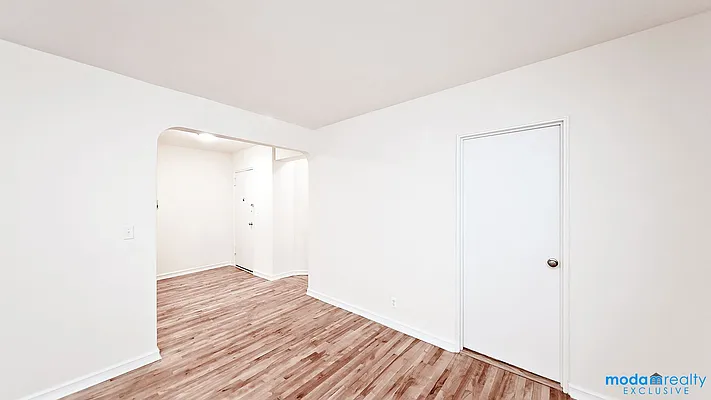 Rented by Moda Realty | media 8