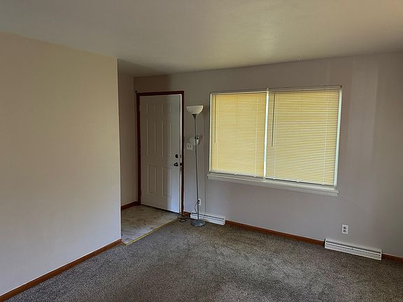 2nd image of 2421 Quail Dr #A