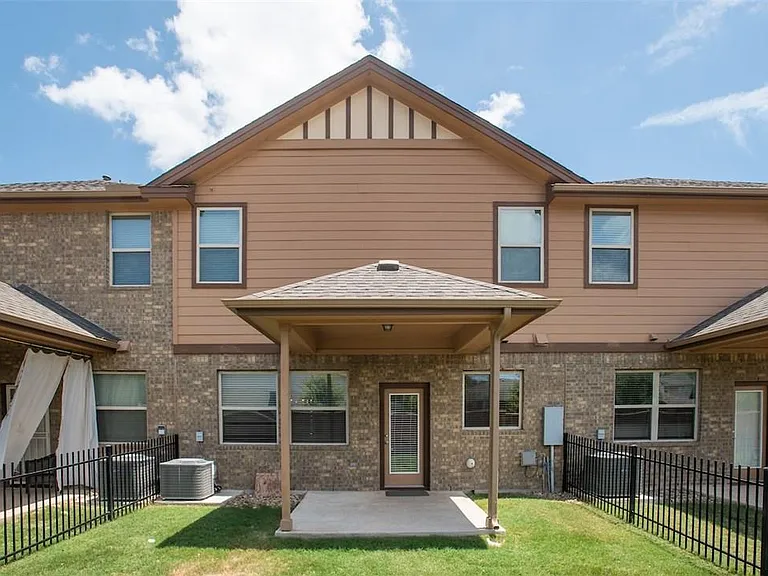 1001 Zodiac Ln #37 — Photo 24