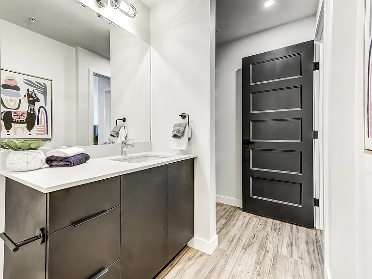 4135 University Ave NW — Photo 15