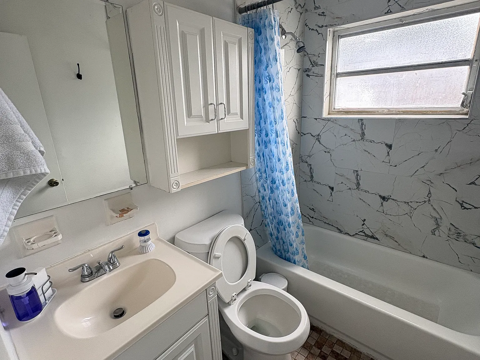 2 bed, 748 sqft, $1,700 — Photo 3
