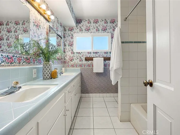 723 Rainbow Dr #1 — Photo 5